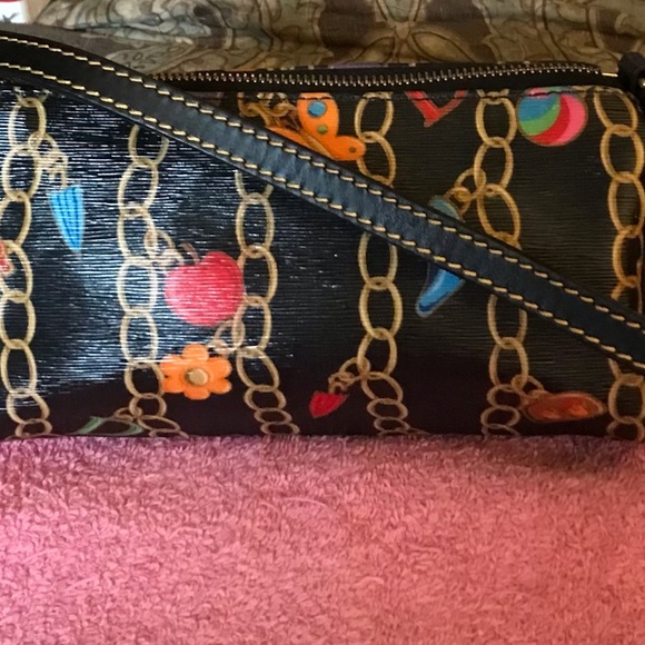 Dooney & Bourke Charm Chain mini barrel bag NWT - Picture 4 of 12